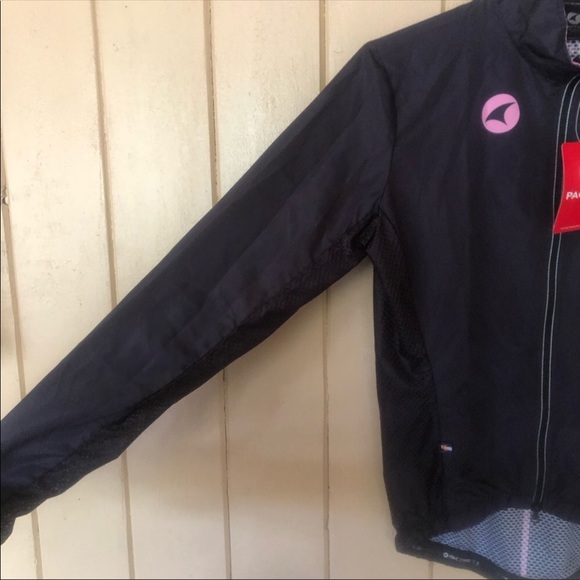 Peloton x Pactimo Divide Wind Cycling Jacket - Picture 8 of 9